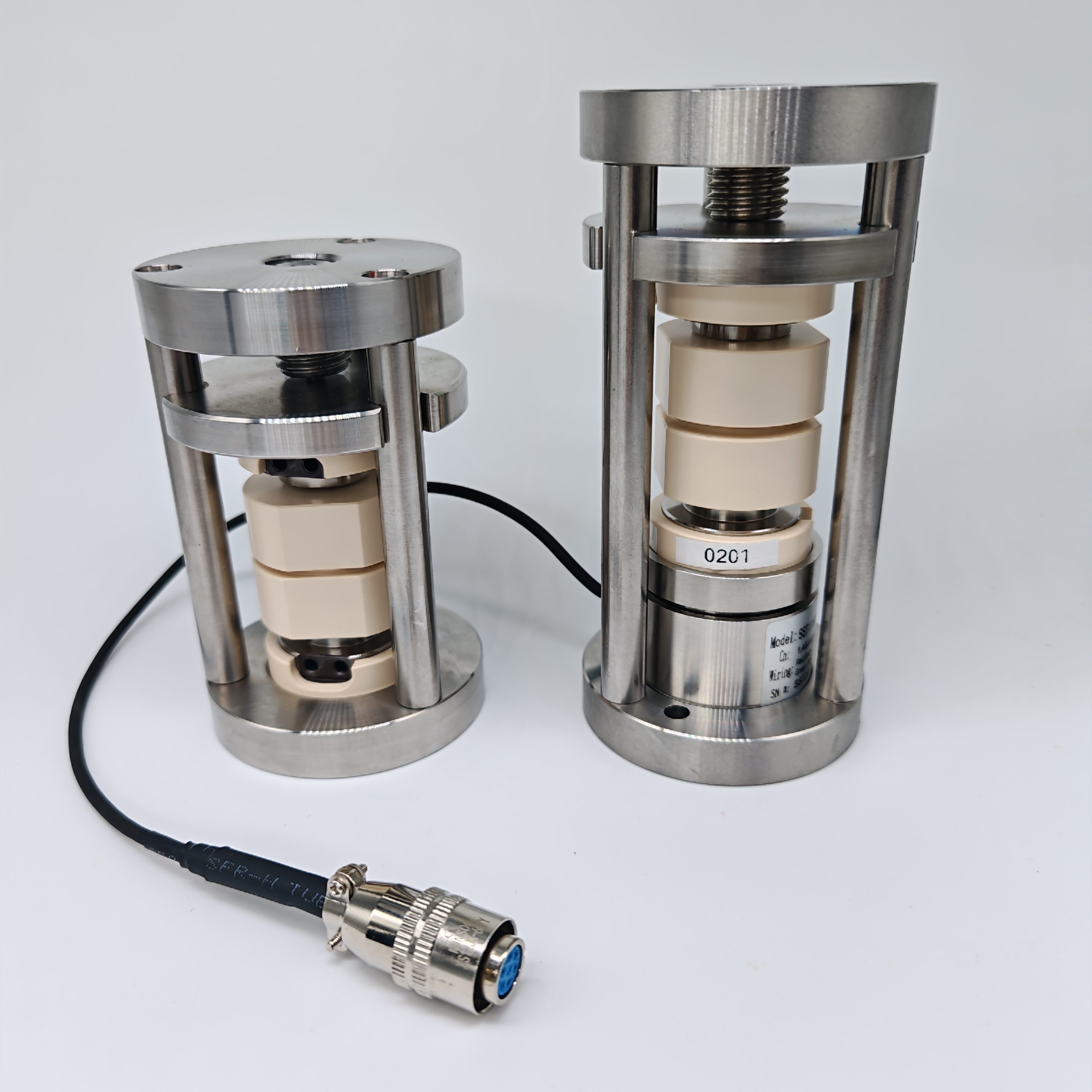 Single-Point Pressing Solid-State Battery Test Mold